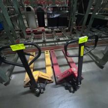 Pallet jacks - Jungheinrich and Gillis
