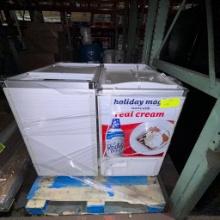 Lot of 2 chest coolers