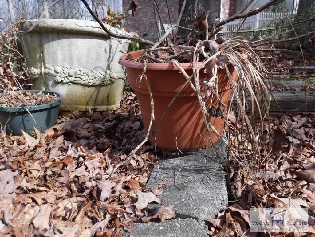 Mixed lot of outdoor planting pots