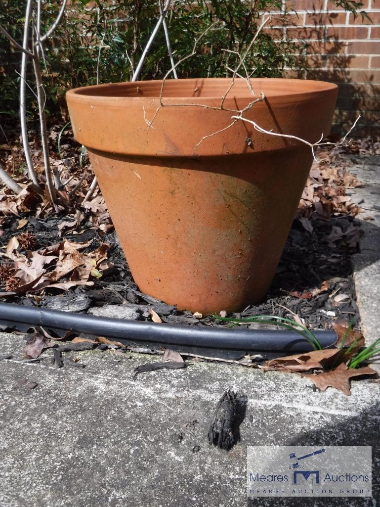 Mixed lot of outdoor planting pots