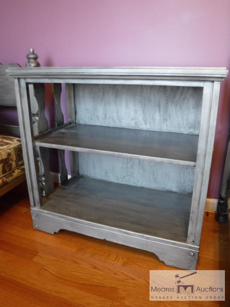 Two-shelf nightstand