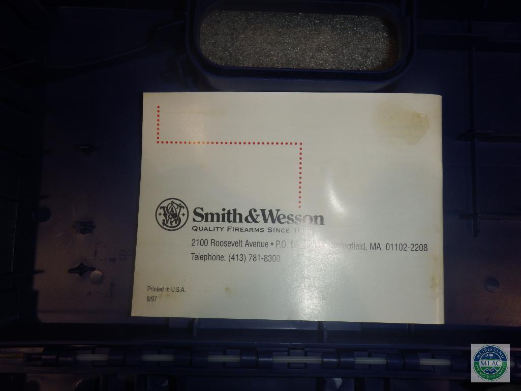 Smith and Wesson Model SW40V semiauto pistol in like-new condition
