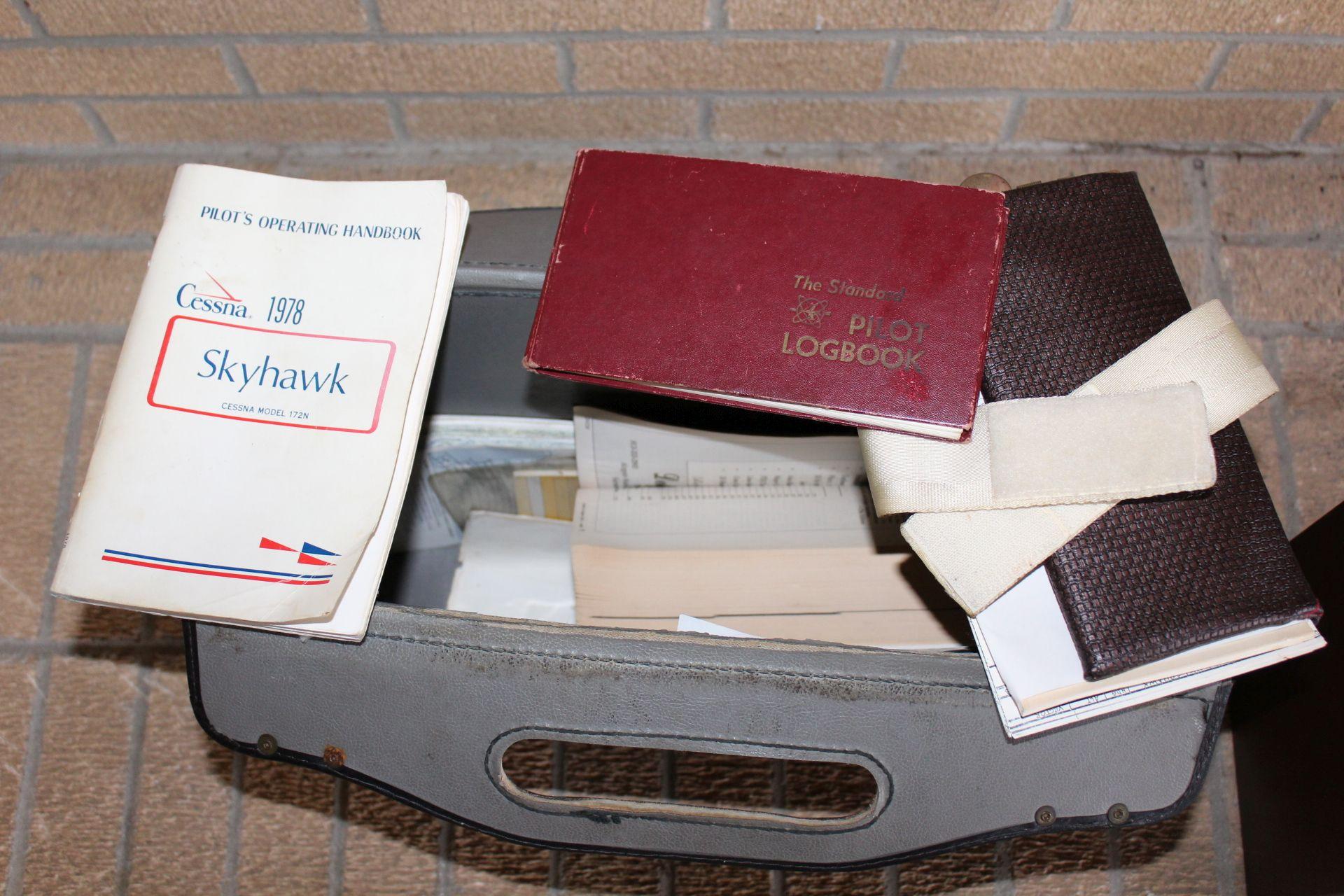 Pilots Brief Case w/Aircraft Flight Manual and Papers.