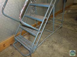 7' Warehouse Ladder