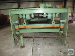 Guillotine Cutter Machine