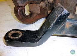 Towing Lot 3" Drop Hitch & Pentil Hook Hitch