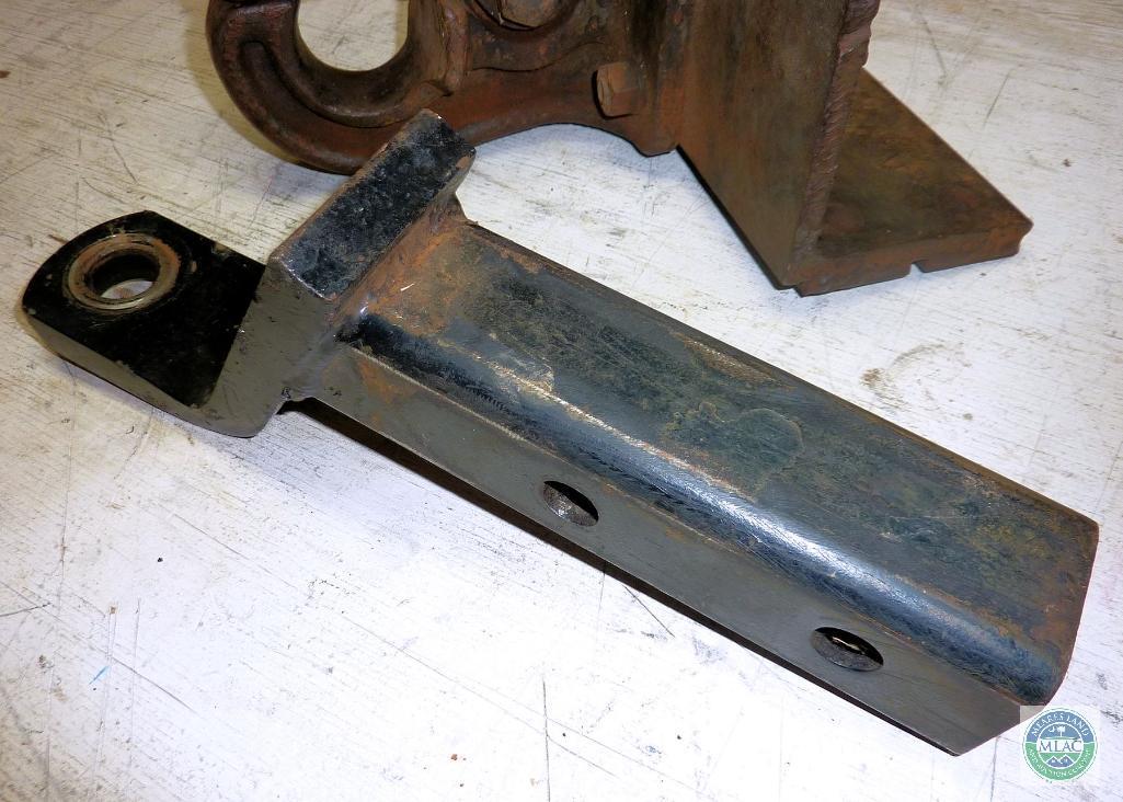 Towing Lot 3" Drop Hitch & Pentil Hook Hitch