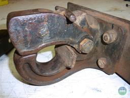 Towing Lot 3" Drop Hitch & Pentil Hook Hitch