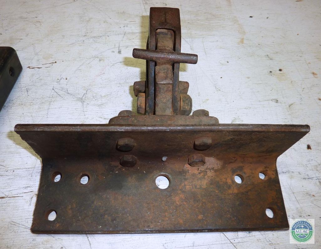 Towing Lot 3" Drop Hitch & Pentil Hook Hitch