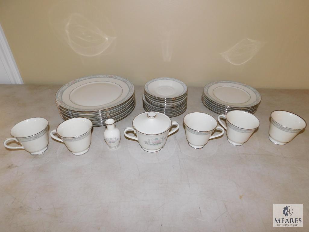 Lenox Charleston Cosmopolitan Collection Dinnerware China Set