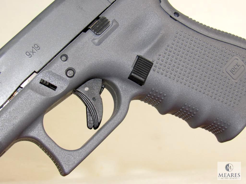 Glock 19 Gen 4 Semi-Auto Pistol in Tungsten Gray