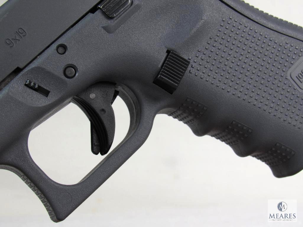 Glock 19 Gen 4 Semi-Auto Pistol in Tungsten Gray
