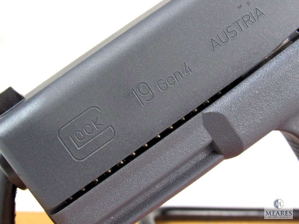 Glock 19 Gen 4 Semi-Auto Pistol in Tungsten Gray