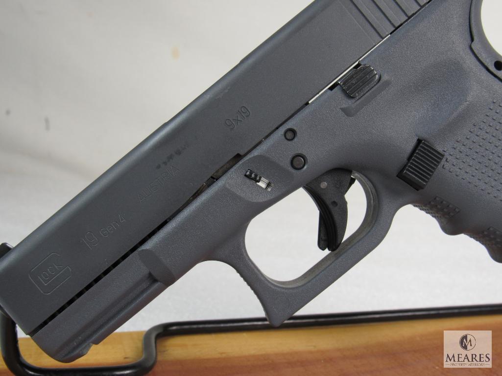 Glock 19 Gen 4 Semi-Auto Pistol in Tungsten Gray
