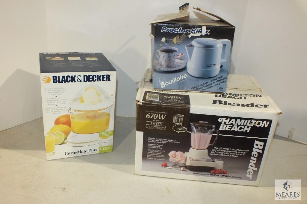 Lot Citrus Mate Juicer, Electric Kettle, & Hamilton Beach Blender