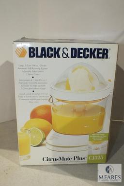 Lot Citrus Mate Juicer, Electric Kettle, & Hamilton Beach Blender