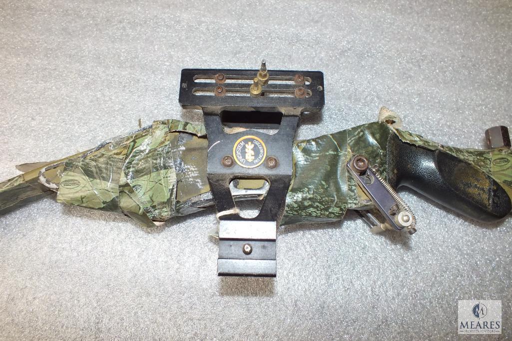 PSE Compound Bow , (Camo Tapped)
