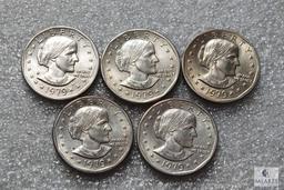 Lot of (5) 1979 Susan B Anthony dollars - Possible Wide Rim - Near Date Varieties included