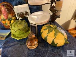 Mixed Lot of Serving Ware