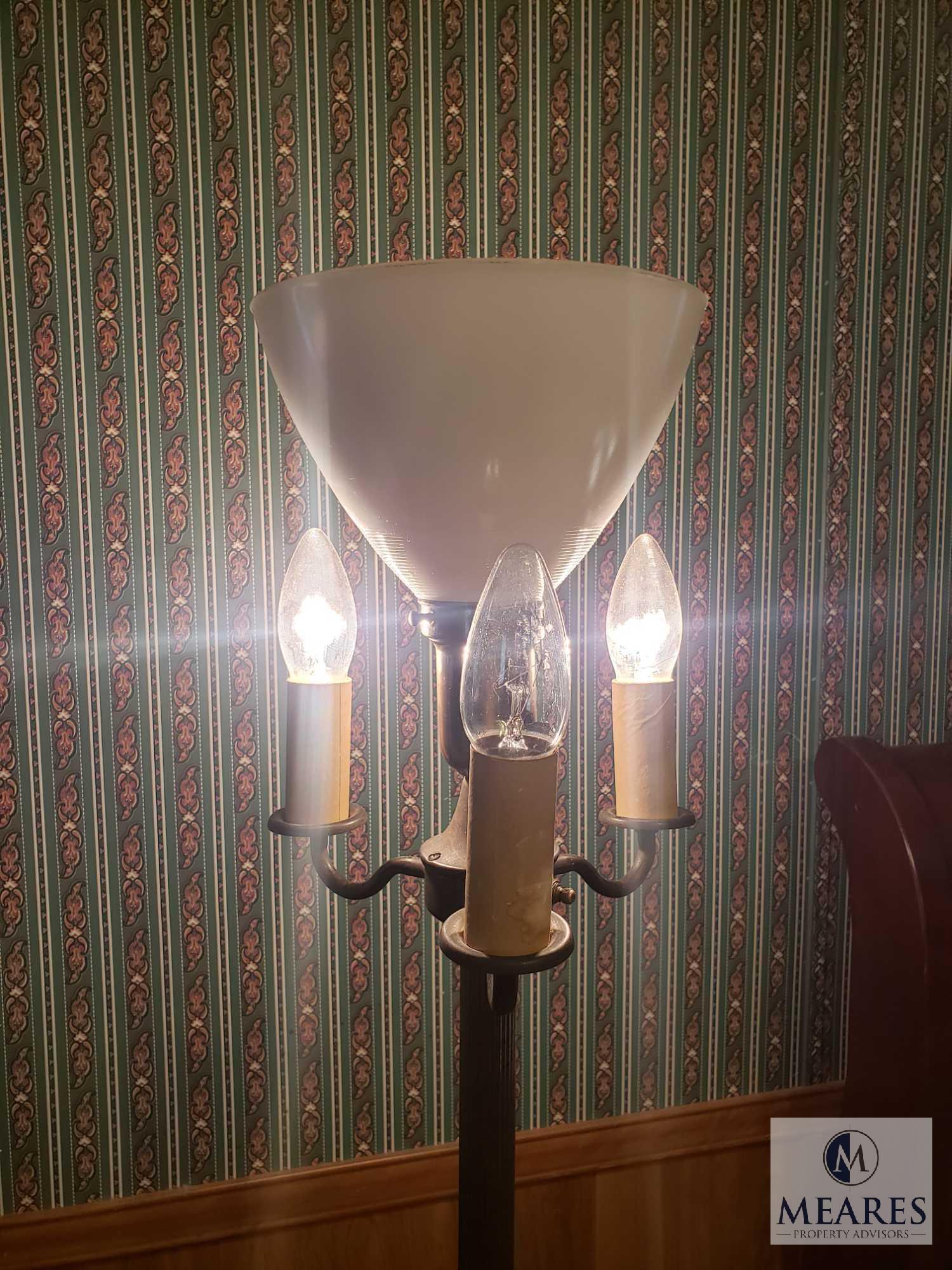 Excellent Vintage Floor Lamp with Lighted Base
