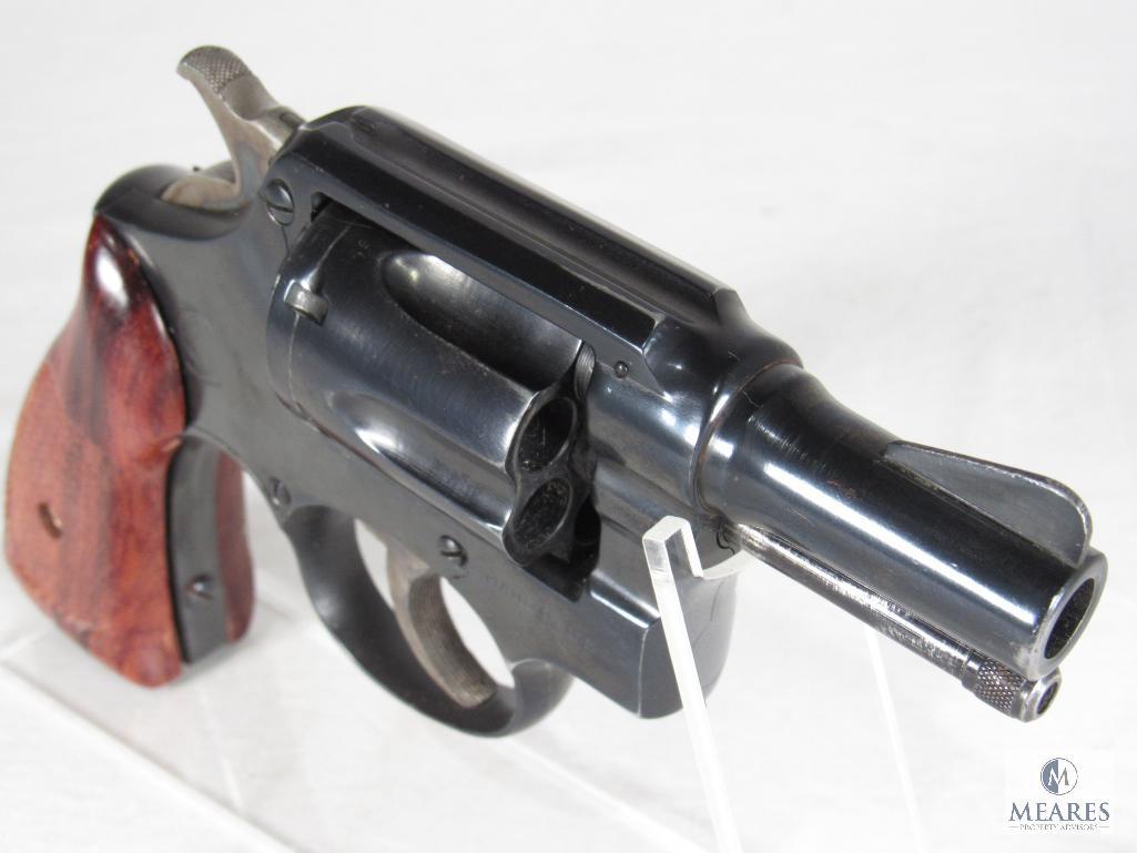 Smith & Wesson .38 SPL Snub Nose Revolver (Possible Model 10)
