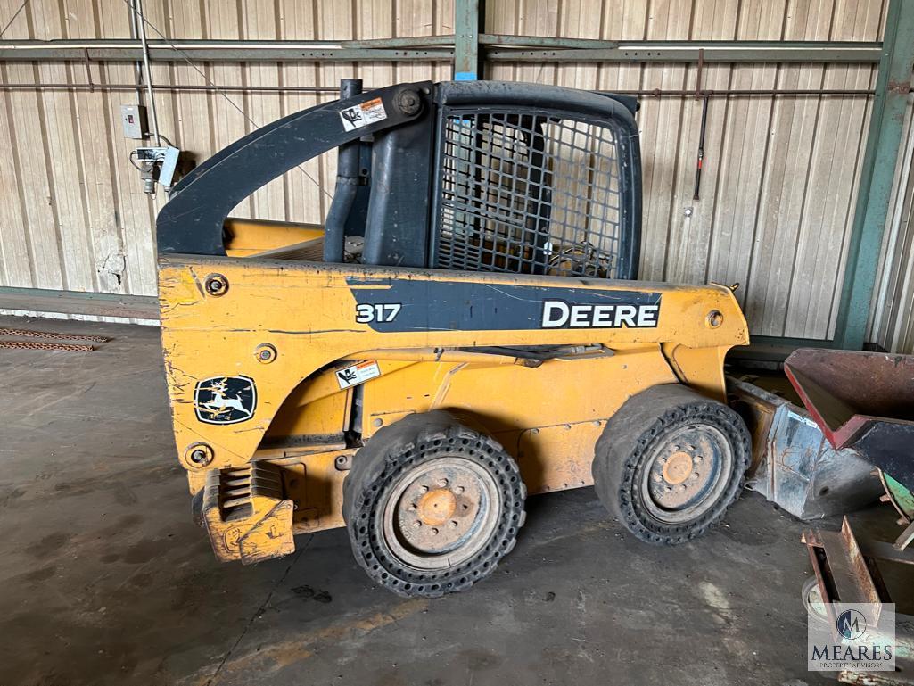John Deere 317 Skid Steer with Front Bucket