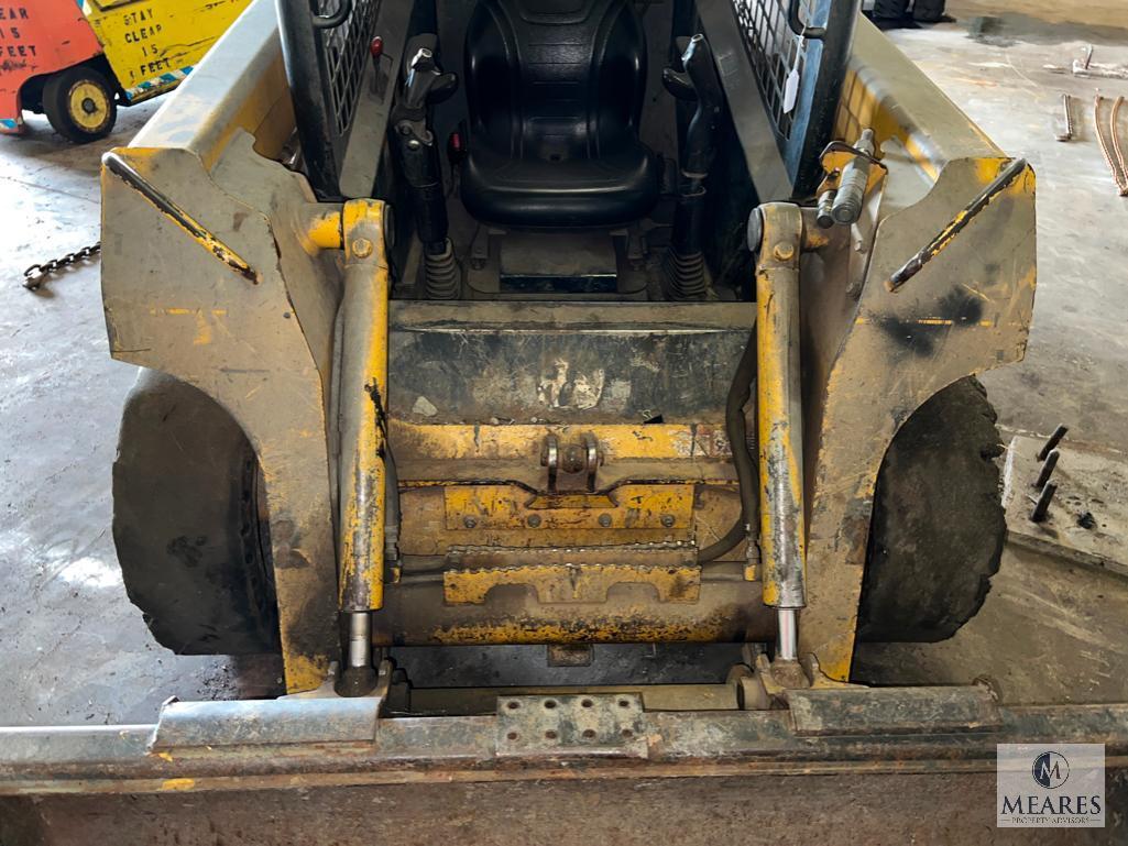 John Deere 317 Skid Steer with Front Bucket