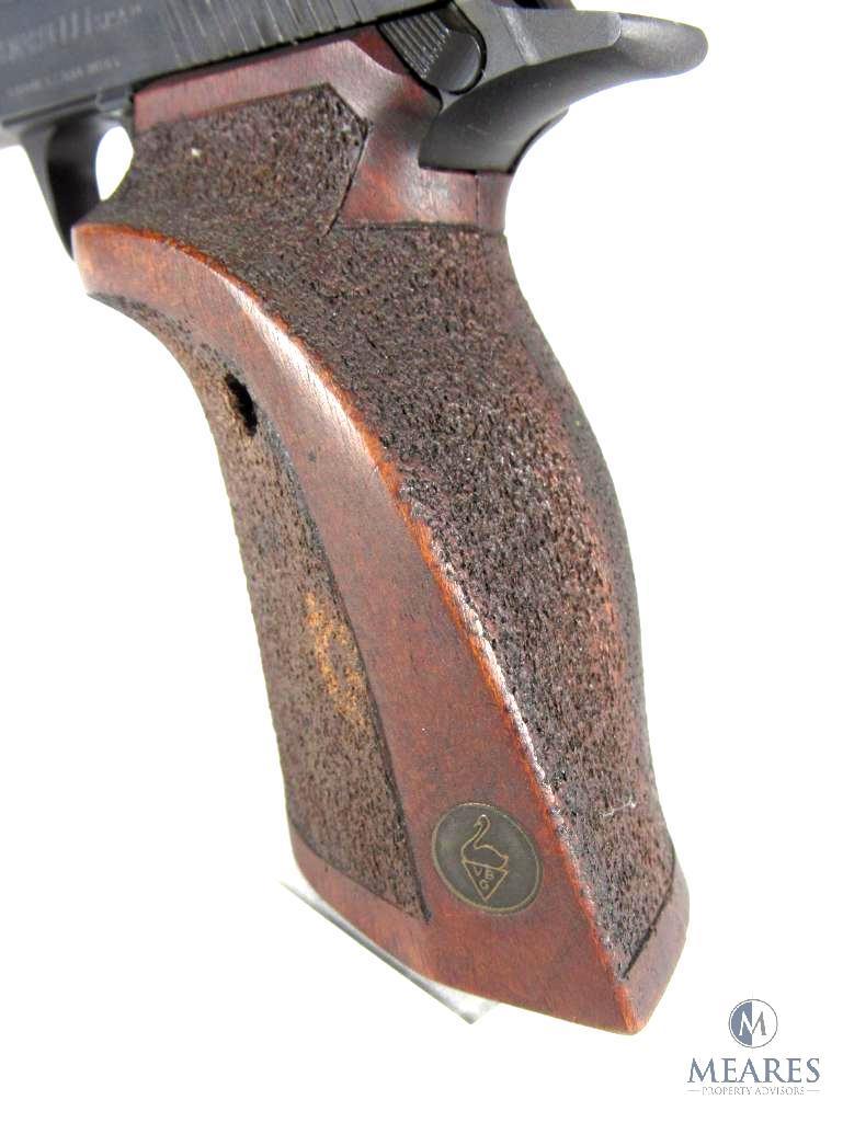 Bernardelli Model P010 Target .22LR Semi-Auto Pistol (4195)