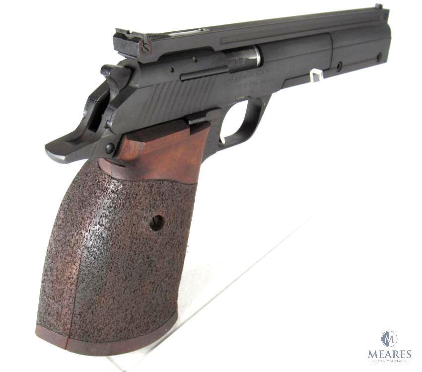 Bernardelli Model P010 Target .22LR Semi-Auto Pistol (4195)