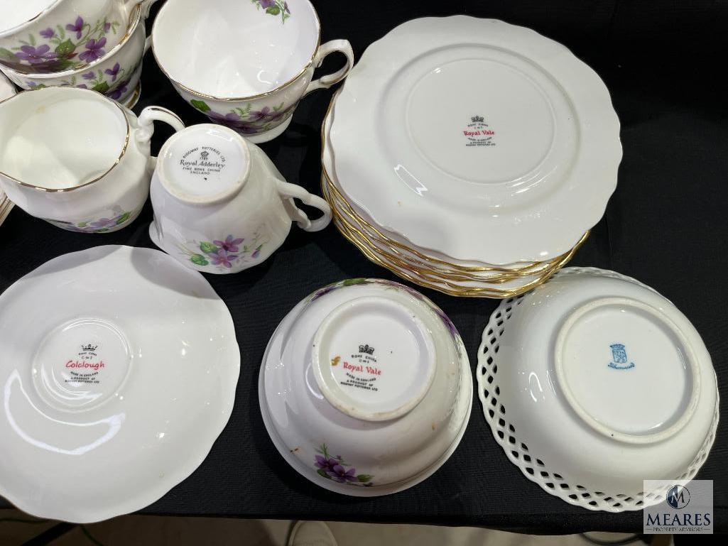 Ridgeway Potteries China Set Made in England, Approximately 36 pieces