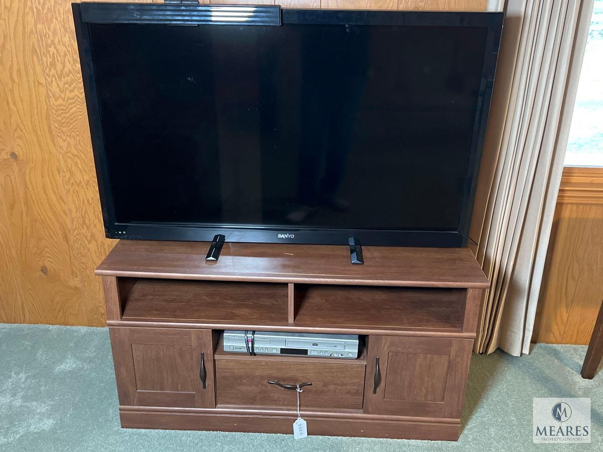 SANYO DP50842 Flat Panel Television with Stand Proxibid