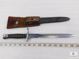 Rifle Bayonet with Leather Frog and Sheath