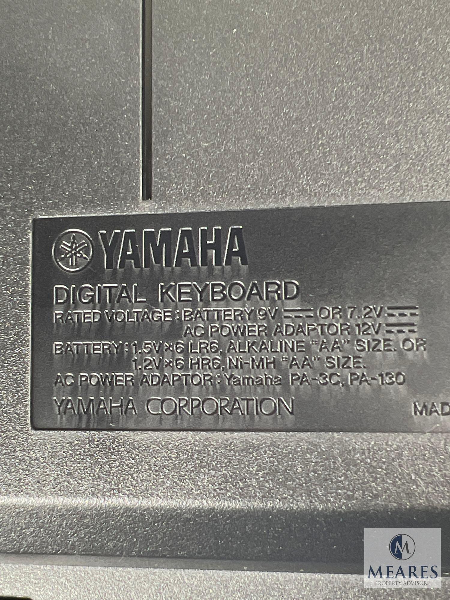 Yamaha Digital Keyboard E243 - YPT-240