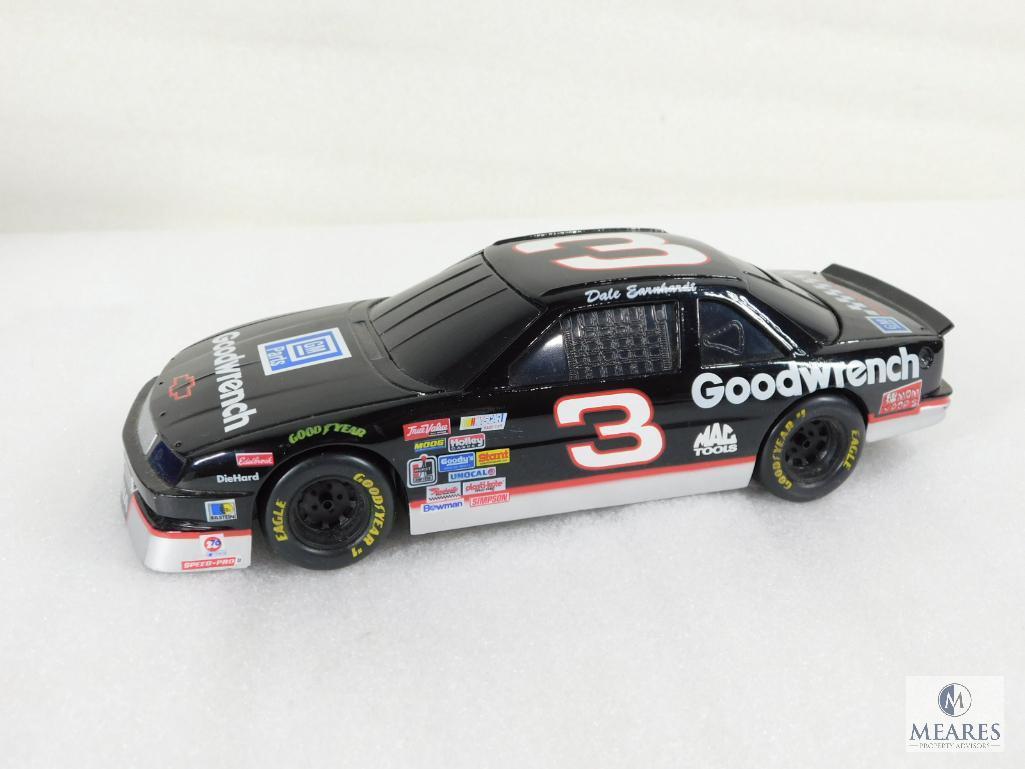 Racing Action Series Dale Earnhardt Limited Edition 1995 Race Car 1:24 Scale