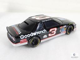Racing Action Series Dale Earnhardt Limited Edition 1995 Race Car 1:24 Scale