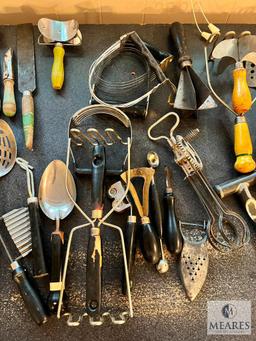 LARGE Lot of Green Handled and Wooden Handled Kitchen Items