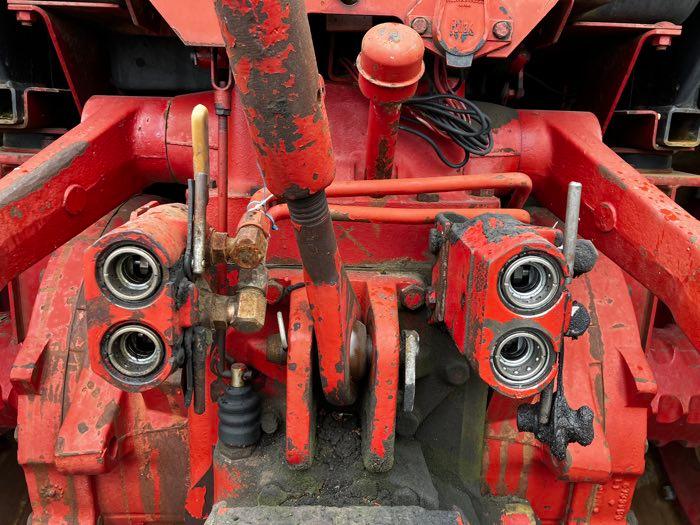 IH 1586 #17714