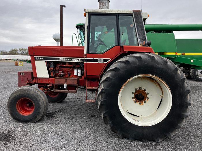 IH 1586 #17714