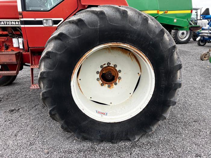 IH 1586 #17714