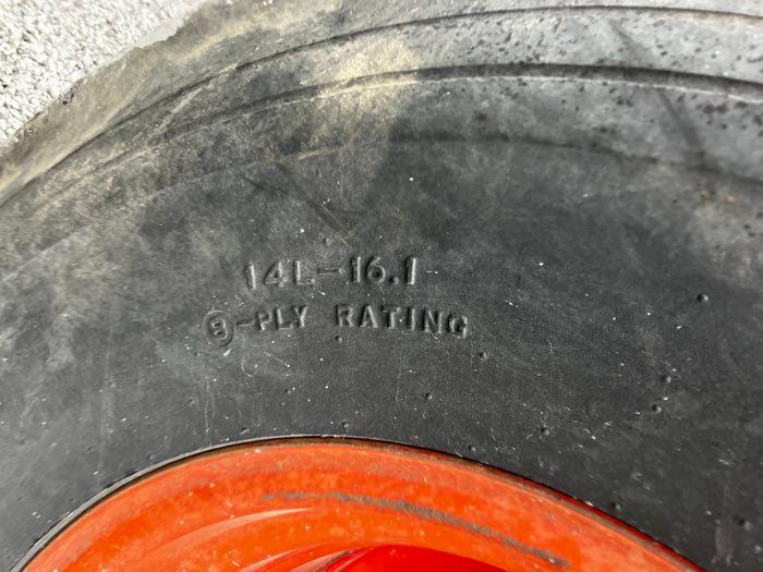 IH 1586 #17714