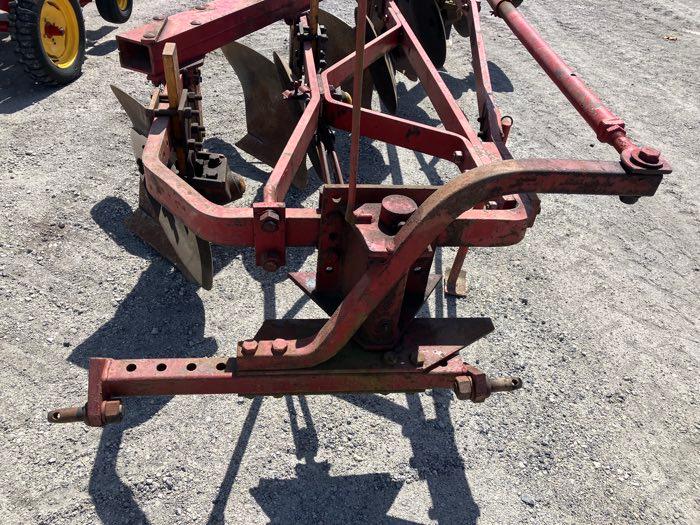 IH 550 PLOW #NA