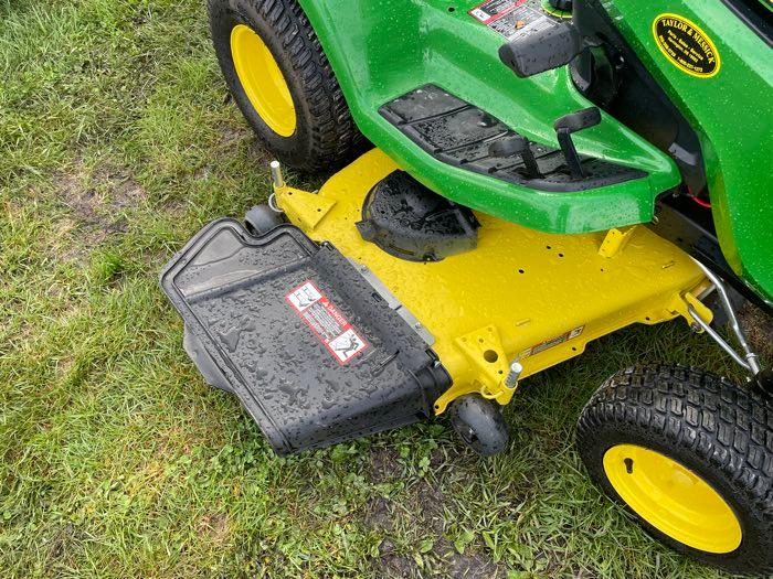 2019 JD X380 LAWN MOWER #1M0X380BLJM070770