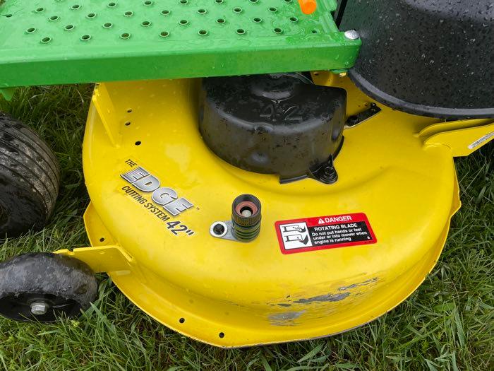 2013 JD Z235 LAWN MOWER #1M0Z235AVDM136914