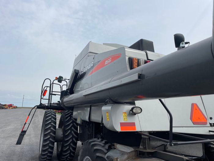 2009 GLEANER R66 #HUT6127