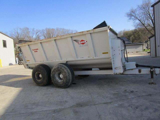 Knight 8132 Slinger Spreader