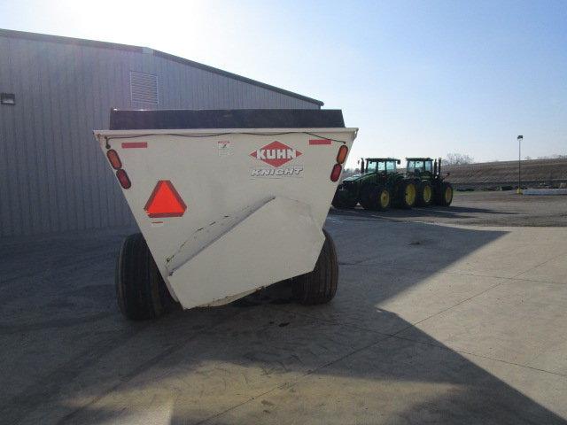 Knight 8132 Slinger Spreader