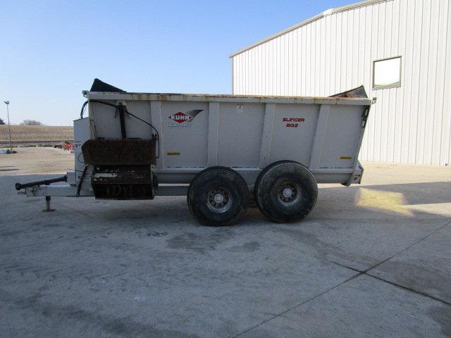 Knight 8132 Slinger Spreader