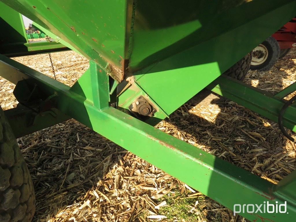 UFT 660 BU BELT CONVEYOR GRAIN CART