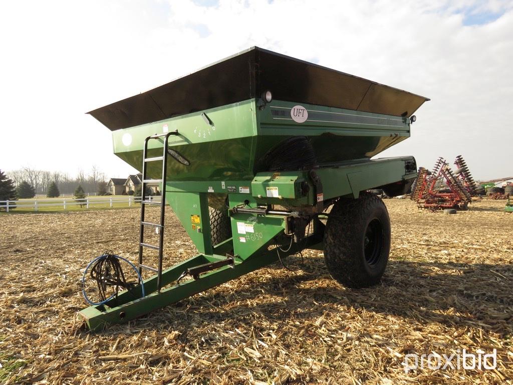 UFT 660 BU BELT CONVEYOR GRAIN CART