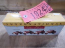 4PC - 460 & 560 1/64 TOYS IN BOX